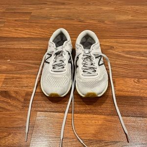 Light shoes size 7.5